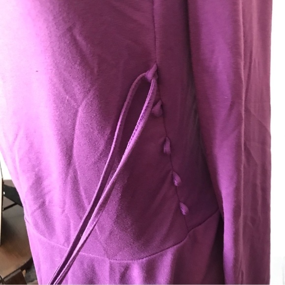 SERINITA plum coloured purple cloak cape style dress with corset closures. XXL - Picture 5 of 12